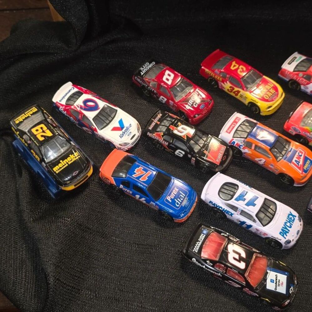 Lot 16 Vintage NASCAR 1:64 Diecast Cars Earnhardt Gordon Martin Racing Champions